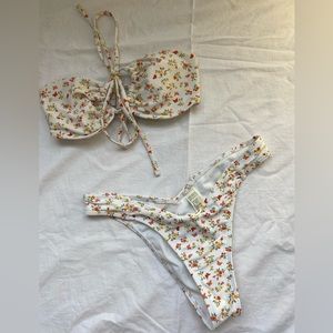 White hollister bikini set size medium